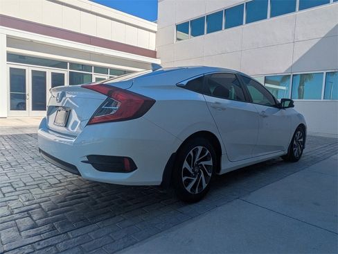 Used 2018 Honda Civic EX image 4