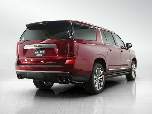 Used 2024 GMC Yukon XL Denali w/ Denali Reserve Package AWD/4WD image 5