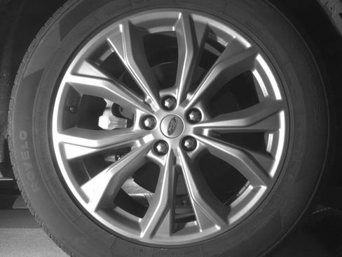 Used 2021 Ford Explorer XLT w/ Equipment Group 202A image 12