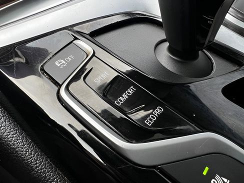 Used 2019 BMW 530i xDrive w/ Convenience Package image 55