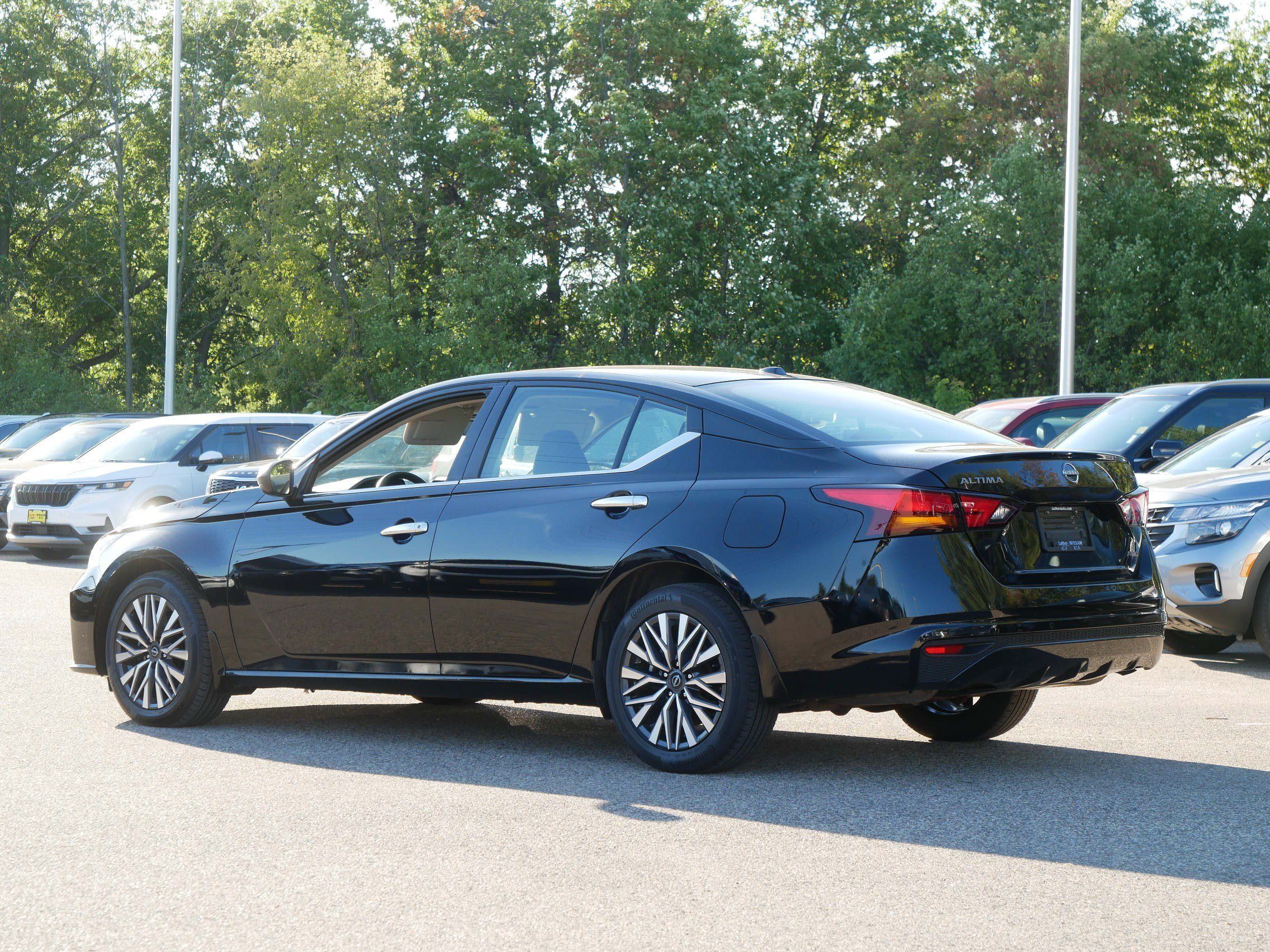 Certified 2024 Nissan Altima 2.5 SV AWD/4WD image 5