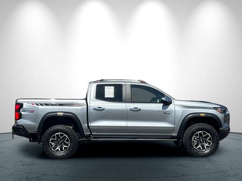 Used 2024 Chevrolet Colorado ZR2 w/ ZR2 Convenience Package III AWD/4WD image 3