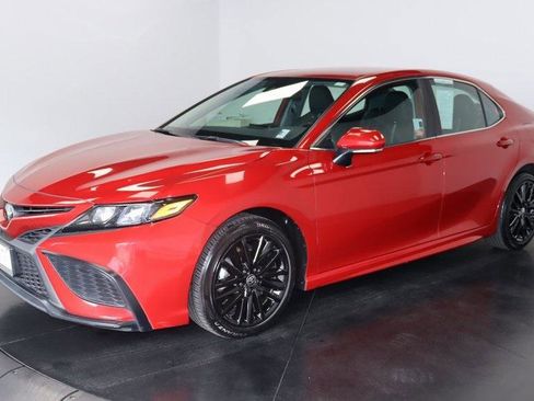 Used 2024 Toyota Camry SE w/ Cold Weather Package image 1