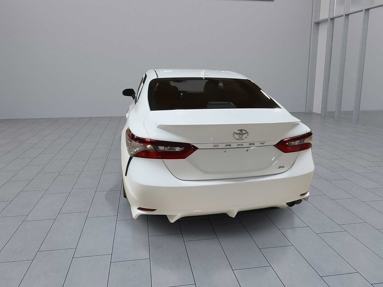 Used 2021 Toyota Camry SE FWD image 7