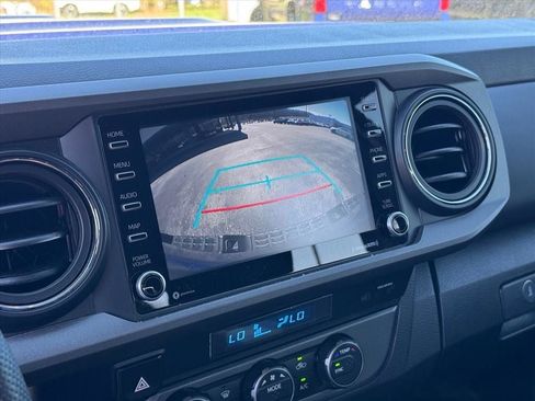 Used 2022 Toyota Tacoma TRD Sport w/ Technology Package image 30