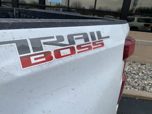 Used 2025 Chevrolet Silverado 1500 LT Trail Boss w/ Convenience Package II image 5