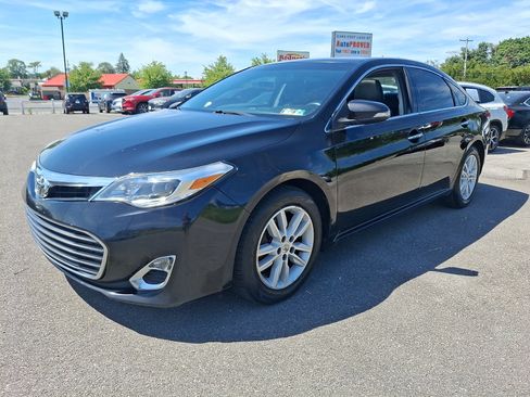 Used 2015 Toyota Avalon XLE Premium FWD image 3