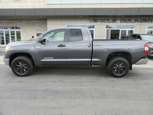 Used 2017 Toyota Tundra SR5 AWD/4WD image 5