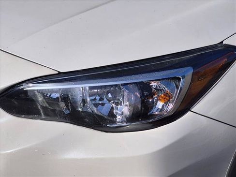 Used 2019 Subaru Crosstrek 2.0i Premium AWD/4WD image 10