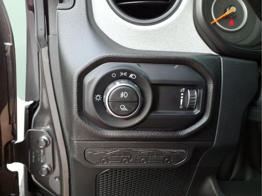 New 2026 Jeep Gladiator Sport AWD/4WD image 16