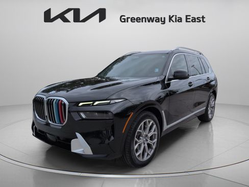 Used 2023 BMW X7 xDrive40i w/ Premium Package AWD/4WD image 10