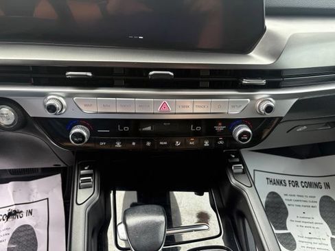 Used 2024 Kia Telluride S w/ S Sunroof Package FWD image 18