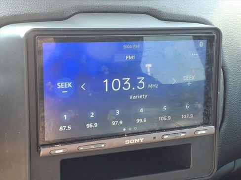 Used 2016 Jeep Renegade Limited FWD image 6