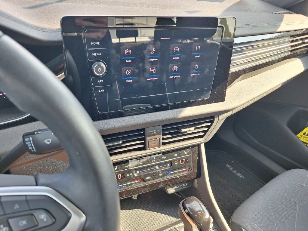 Used 2026 Volkswagen Jetta Sport FWD image 6