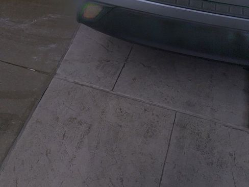 Used 2022 Toyota Highlander XLE image 4