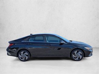 New 2026 Hyundai Elantra Limited video 4