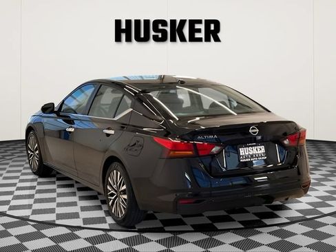 Used 2025 Nissan Altima 2.5 SV FWD image 7