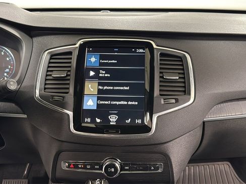 Used 2020 Volvo XC90 T6 Momentum w/ Protection Package Premier image 10