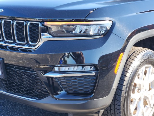 Used 2023 Jeep Grand Cherokee Limited RWD image 7