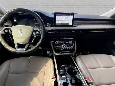 Used 2022 Lincoln Corsair Reserve w/ Elements Package FWD image 7