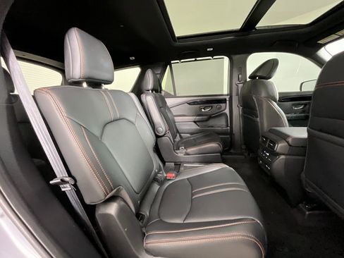 Used 2023 Honda Pilot TrailSport image 23