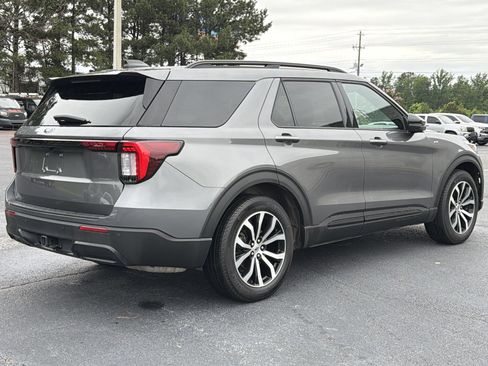 Used 2025 Ford Explorer ST-Line RWD image 13