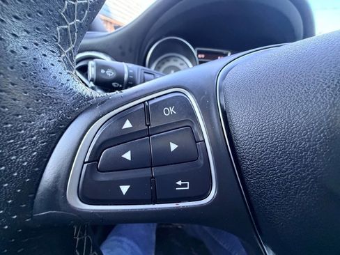 Used 2017 Mercedes-Benz GLA 250 4MATIC image 7