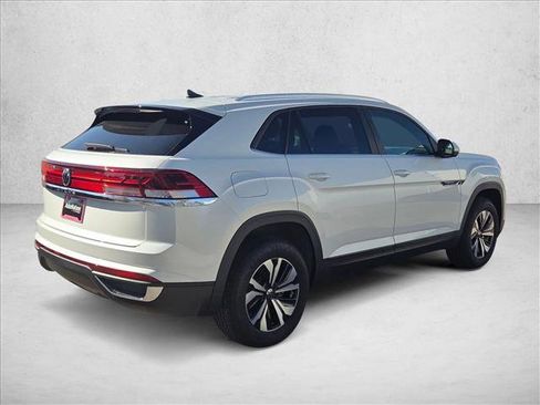 New 2026 Volkswagen Atlas Cross Sport SE image 2