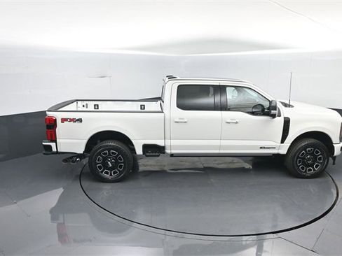 New 2026 Ford F250 Platinum w/ FX4 Off-Road Package image 24