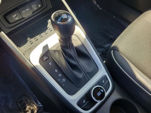 Certified 2023 Hyundai Venue Limited w/ Cargo Package image 21