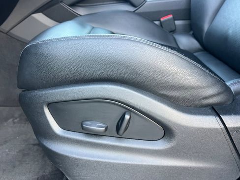 Used 2024 Porsche Cayenne image 13