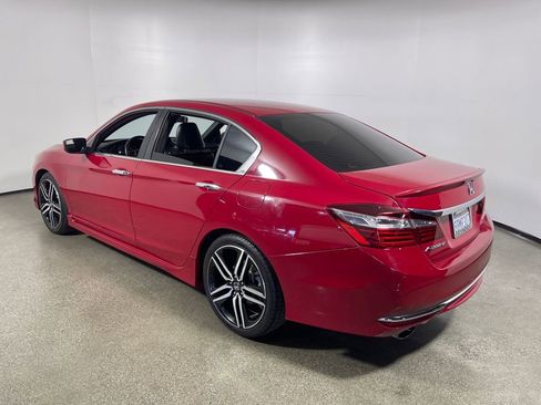 Used 2017 Honda Accord Sport image 5
