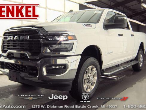 Used 2025 RAM 2500 Big Horn AWD/4WD image 1