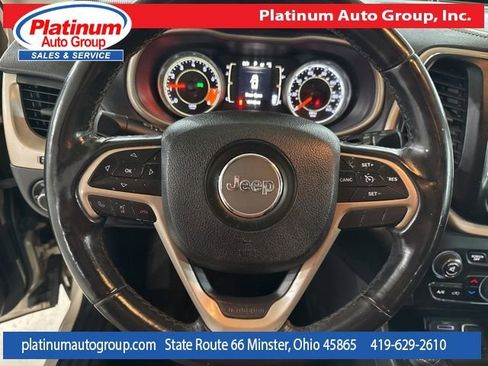 Used 2015 Jeep Cherokee Latitude w/ Comfort/Convenience Group AWD/4WD image 15