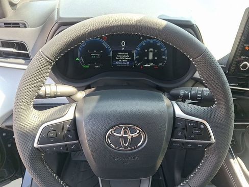 Used 2026 Toyota Sienna XSE image 20