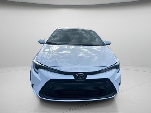 Used 2026 Toyota Corolla LE w/ LE Premium Package FWD image 3