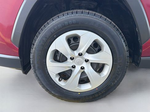 Used 2020 Toyota RAV4 LE image 39