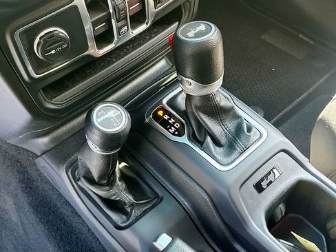 Used 2021 Jeep Wrangler Unlimited Sport image 18