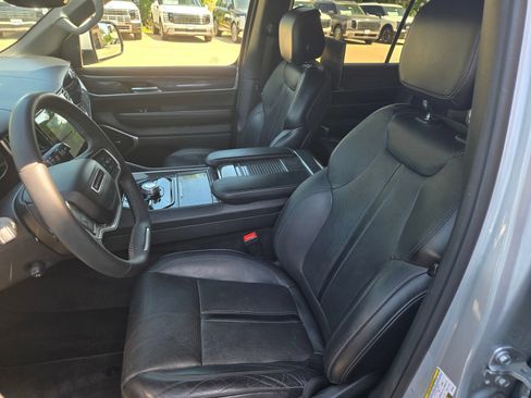 Used 2022 Jeep Wagoneer Series II w/ Premium Group I AWD/4WD image 25