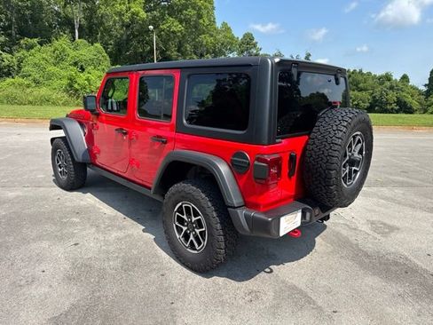 Used 2026 Jeep Wrangler Unlimited Rubicon AWD/4WD image 5