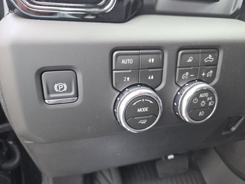 New 2026 GMC Sierra 2500 AT4 w/ AT4 Premium Plus Package AWD/4WD image 8