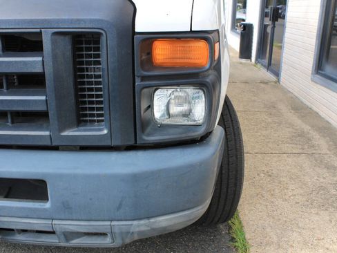 Used 2012 Ford E-250 and Econoline 250 image 3