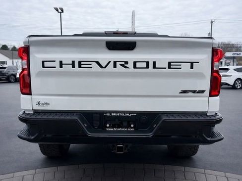Used 2022 Chevrolet Silverado 1500 ZR2 w/ Technology Package AWD/4WD image 6