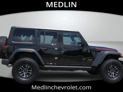 Used 2024 Jeep Wrangler Unlimited Rubicon w/ XTREMEE 35" Tire Package AWD/4WD image 7