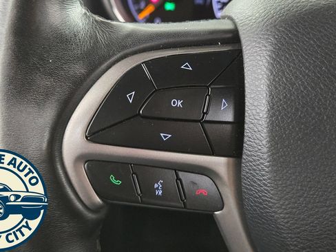 Used 2019 Jeep Grand Cherokee Limited AWD/4WD image 13