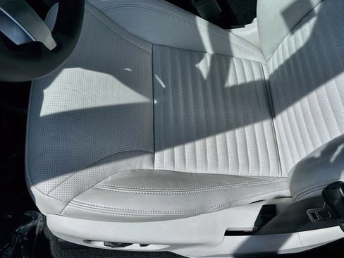 Certified 2025 Land Rover Discovery Dynamic SE AWD/4WD image 21