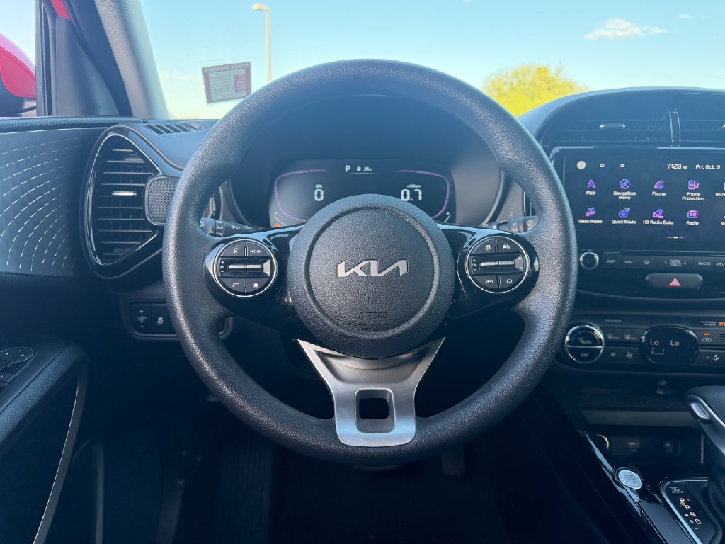 Used 2023 Kia Soul S FWD image 8