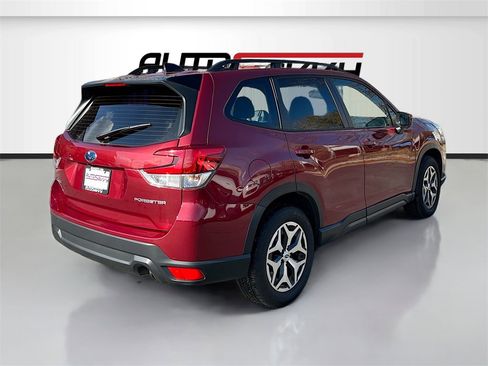 Used 2024 Subaru Forester Premium image 7