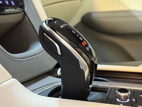 Used 2021 Cadillac XT6 Premium Luxury image 16