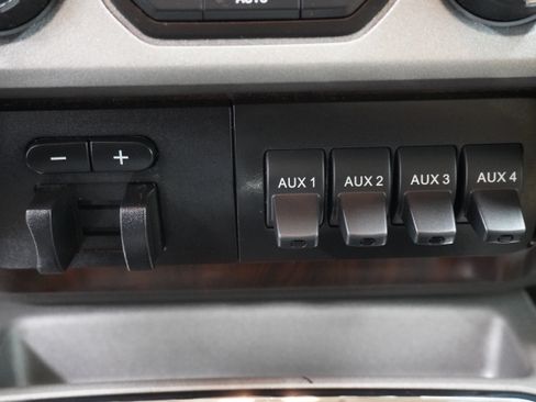 Used 2013 Ford F250 Lariat w/ Lariat Ultimate Pkg AWD/4WD image 25